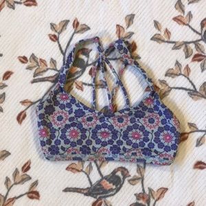 🌸flower print lululemon sports bra sz 2 🌸